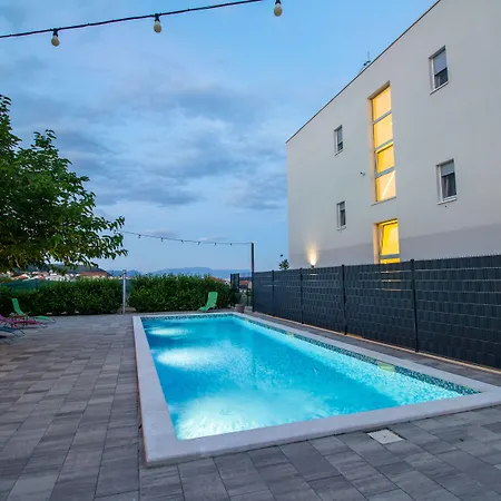 Ecija Affittacamere 4*