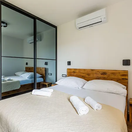 Ecija Affittacamere Donji Seget