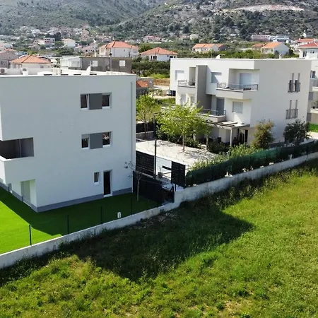 Guest house Ecija 4*