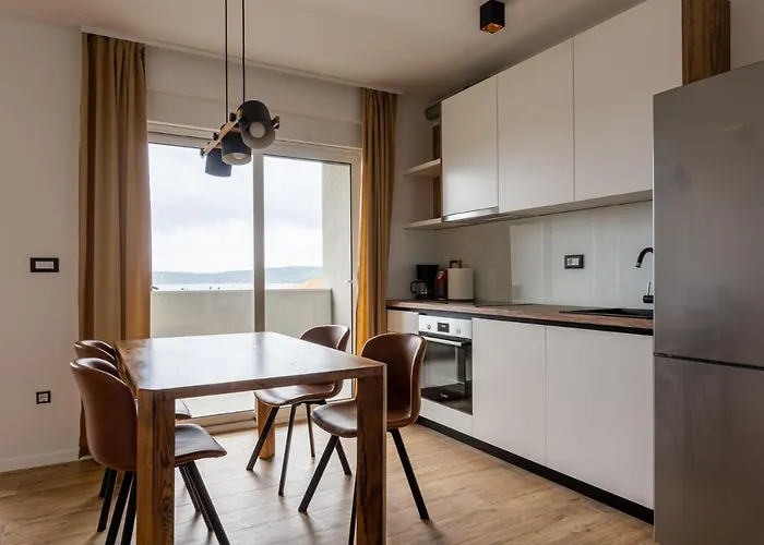 Ecija ドニー・セゲット