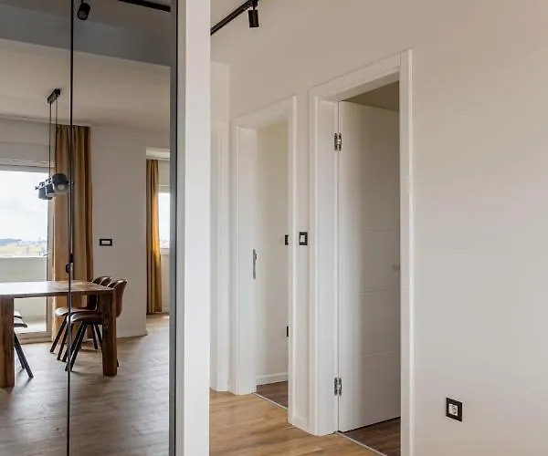 Ecija 4* ドニー・セゲット